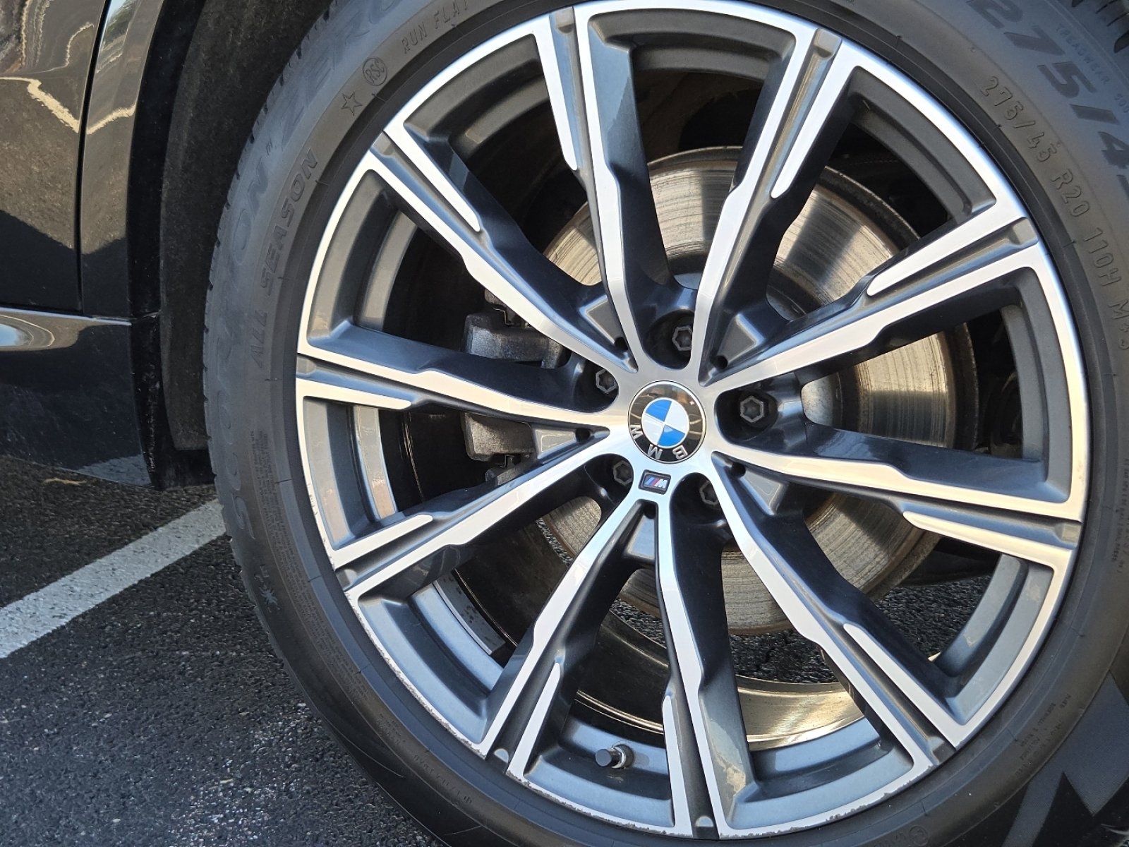 Used 2023 BMW X5 xDrive40i w/ M Sport Package image 12