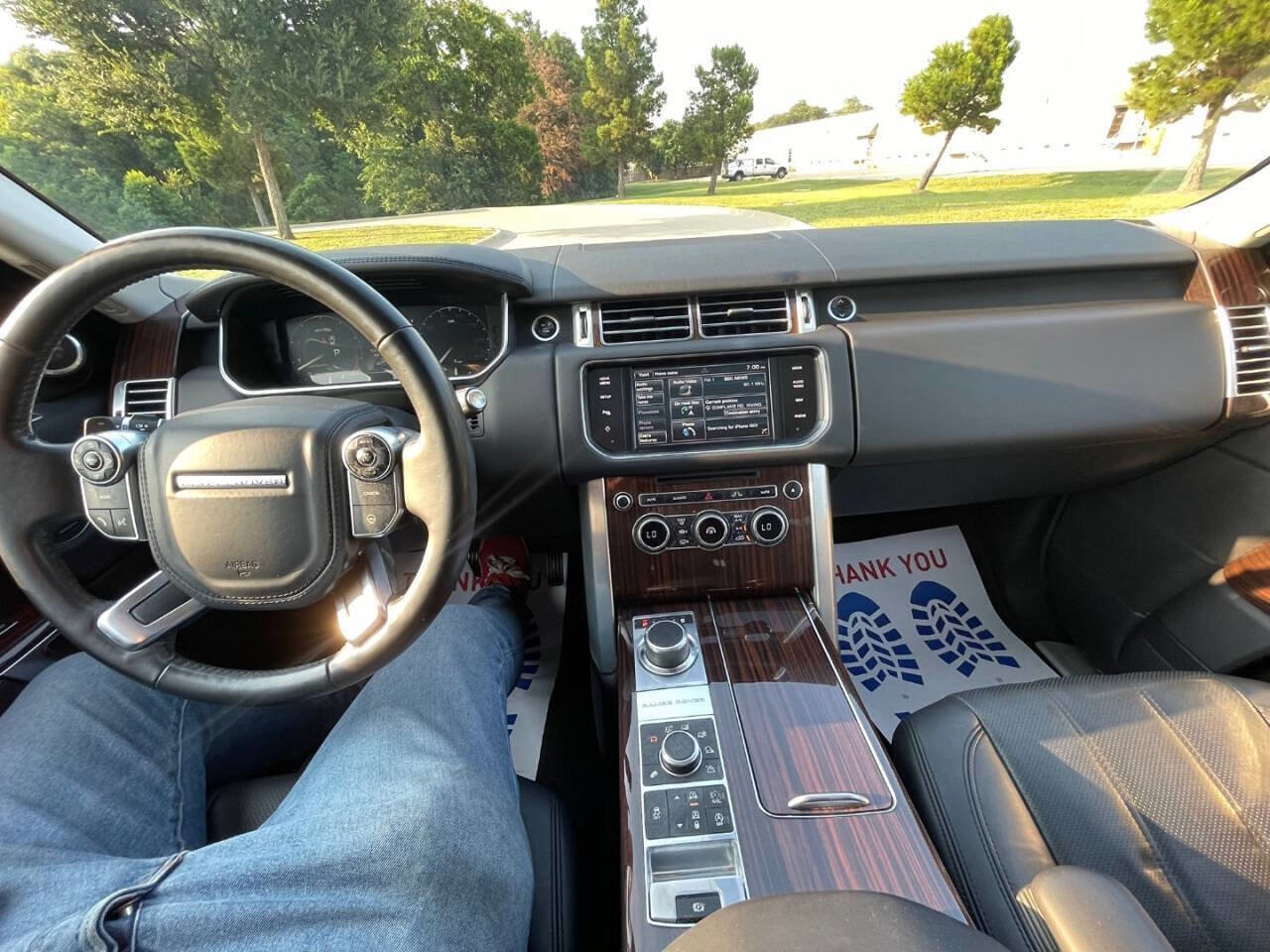 Used 2015 Land Rover Range Rover HSE image 16