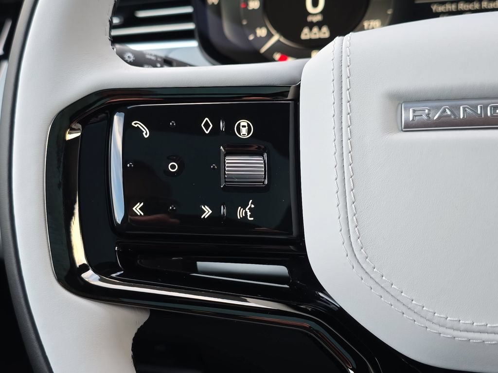 New 2026 Land Rover Range Rover Sport Dynamic SE AWD/4WD image 17