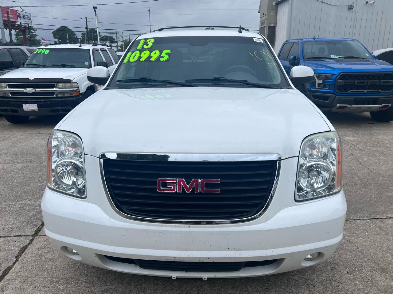 Used 2013 GMC Yukon SLT RWD image 2