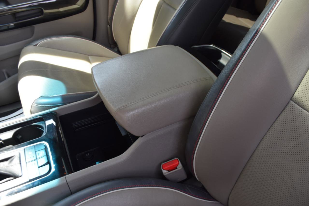 Used 2015 Kia Sedona SX FWD image 30