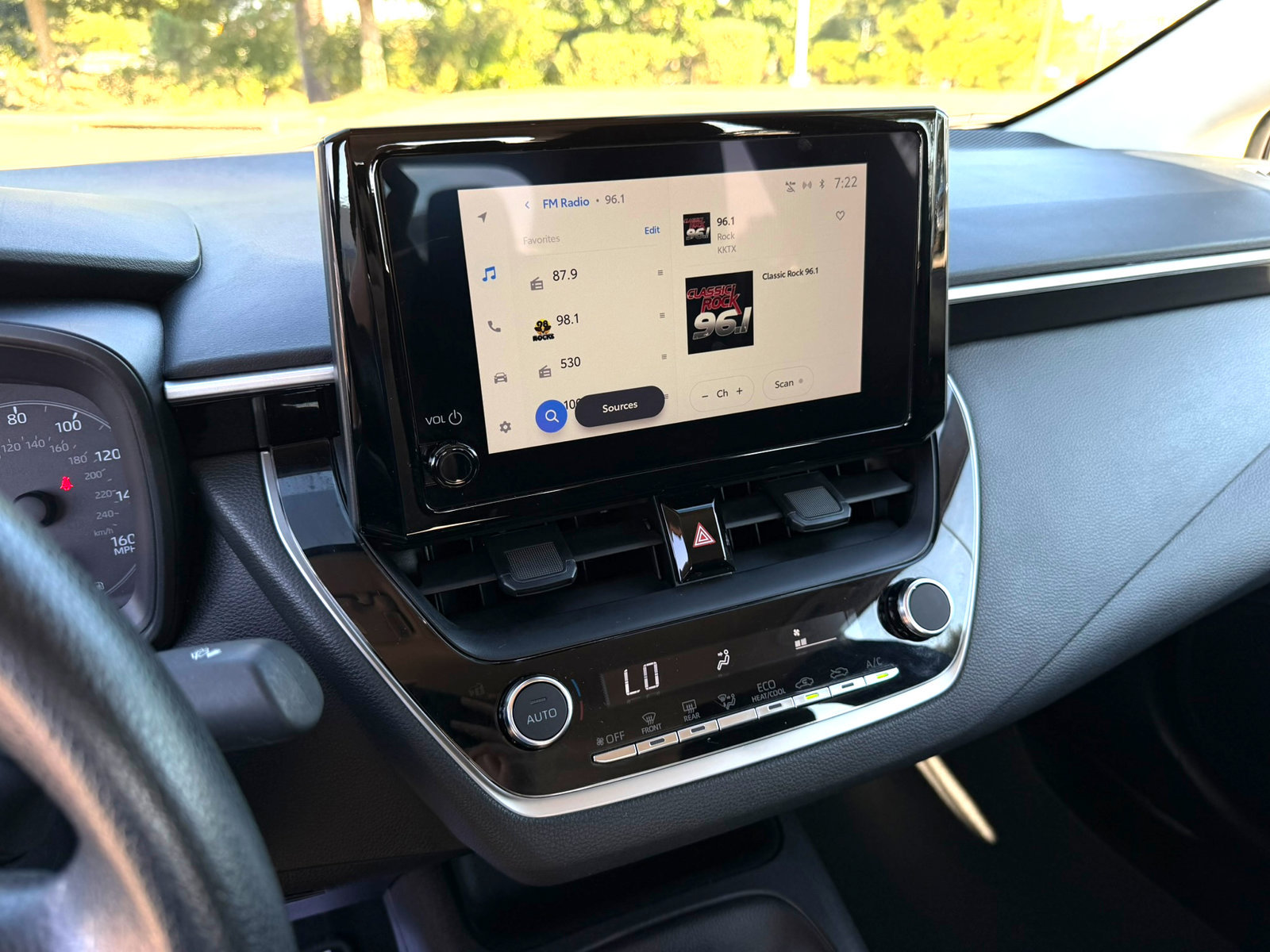 Used 2025 Toyota Corolla LE FWD image 15