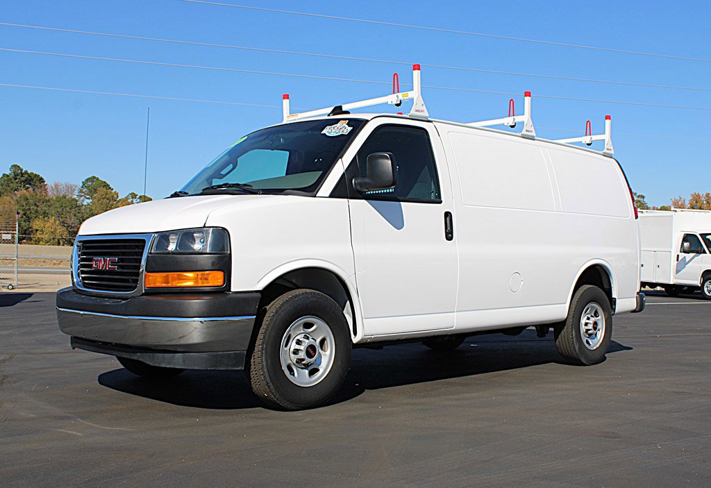 Used 2024 GMC Savana 2500 w/ Driver Convenience Package image 3