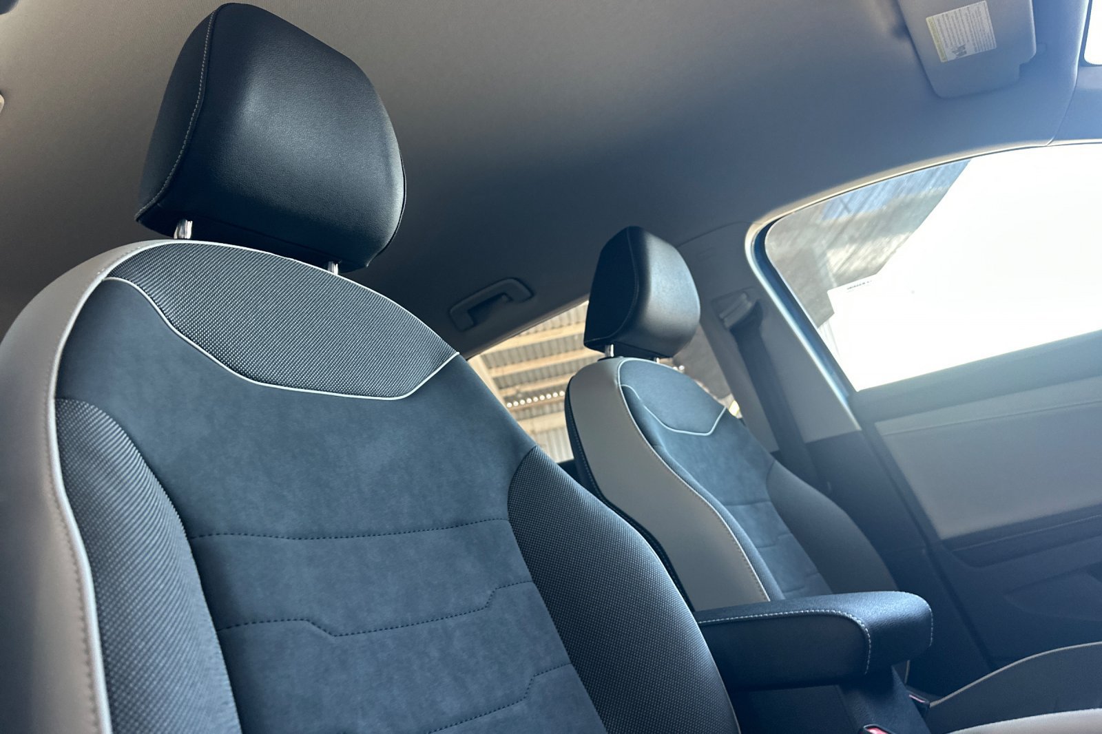 New 2026 Volkswagen Taos SE FWD image 15