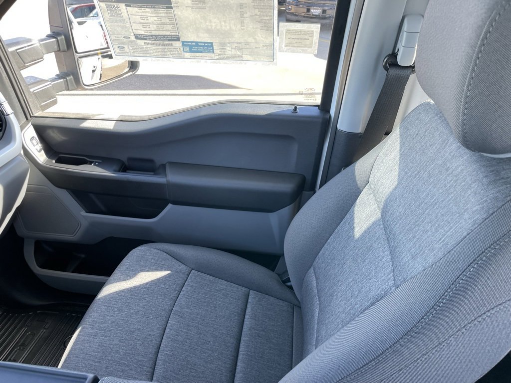 New 2026 Ford F250 XL w/ XL Chrome Package image 22