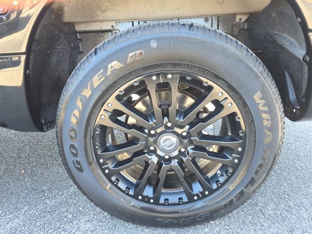 Used 2019 Nissan Titan SV w/ SV Convenience Package image 7