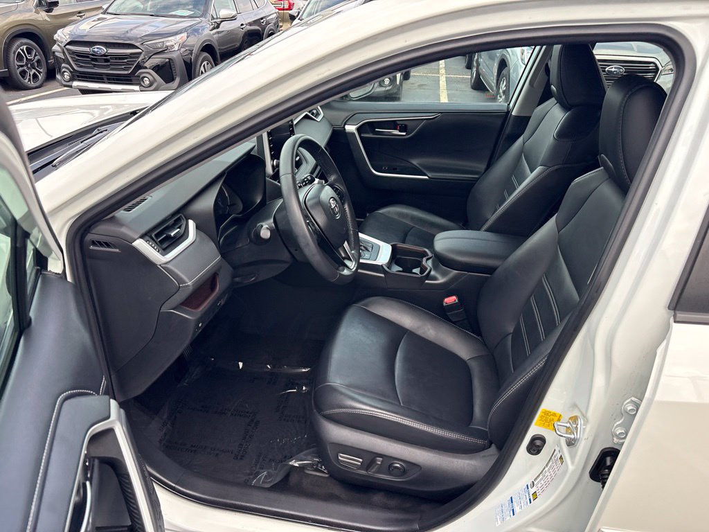 Used 2019 Toyota RAV4 Limited w/ Carpet Mat Package AWD/4WD image 8