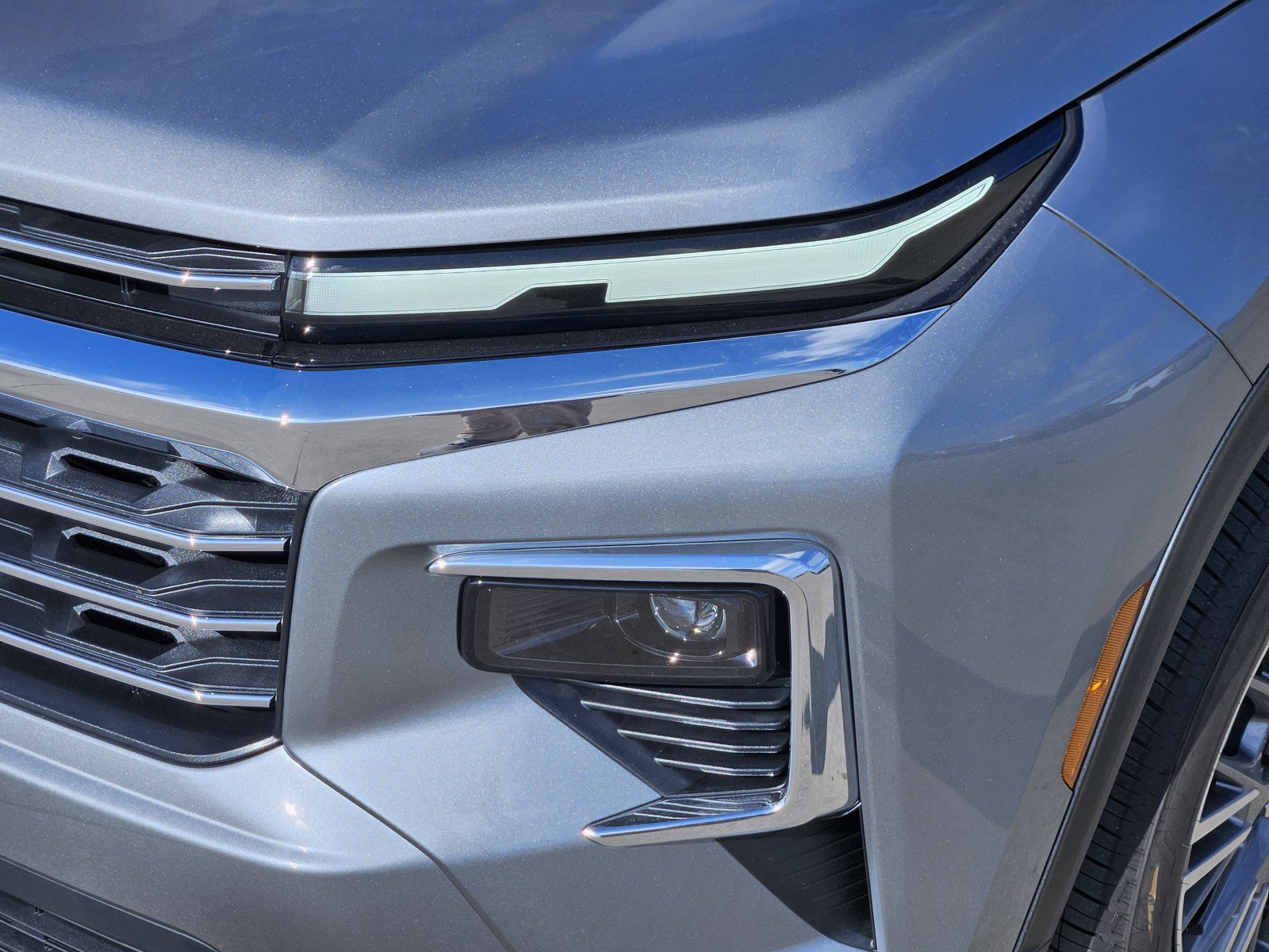 New 2027 Chevrolet Traverse LT w/ Driver Confidence Package FWD image 5