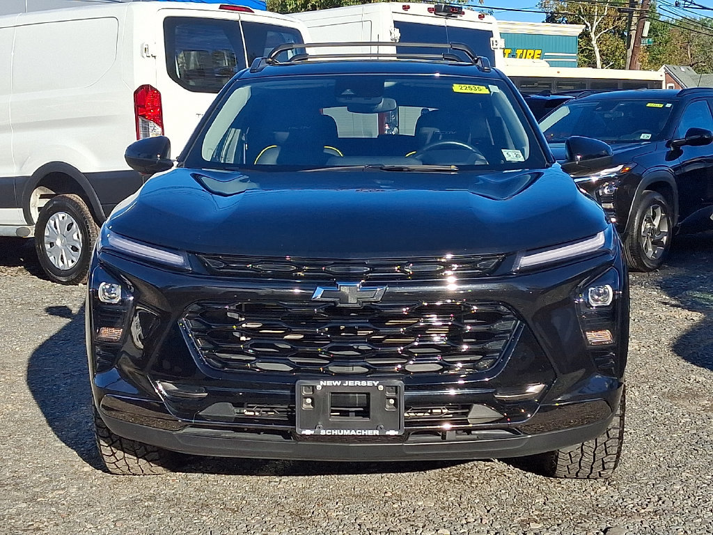 Certified 2025 Chevrolet Trax ACTIV w/ Driver Confidence Package FWD image 2