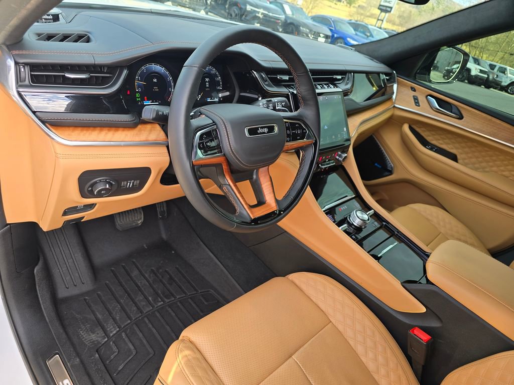 Used 2025 Jeep Grand Cherokee L Summit image 26