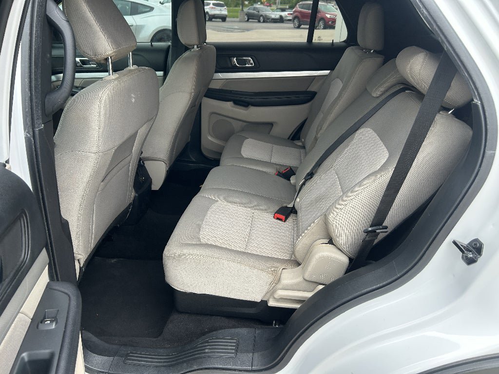 Used 2018 Ford Explorer FWD image 16