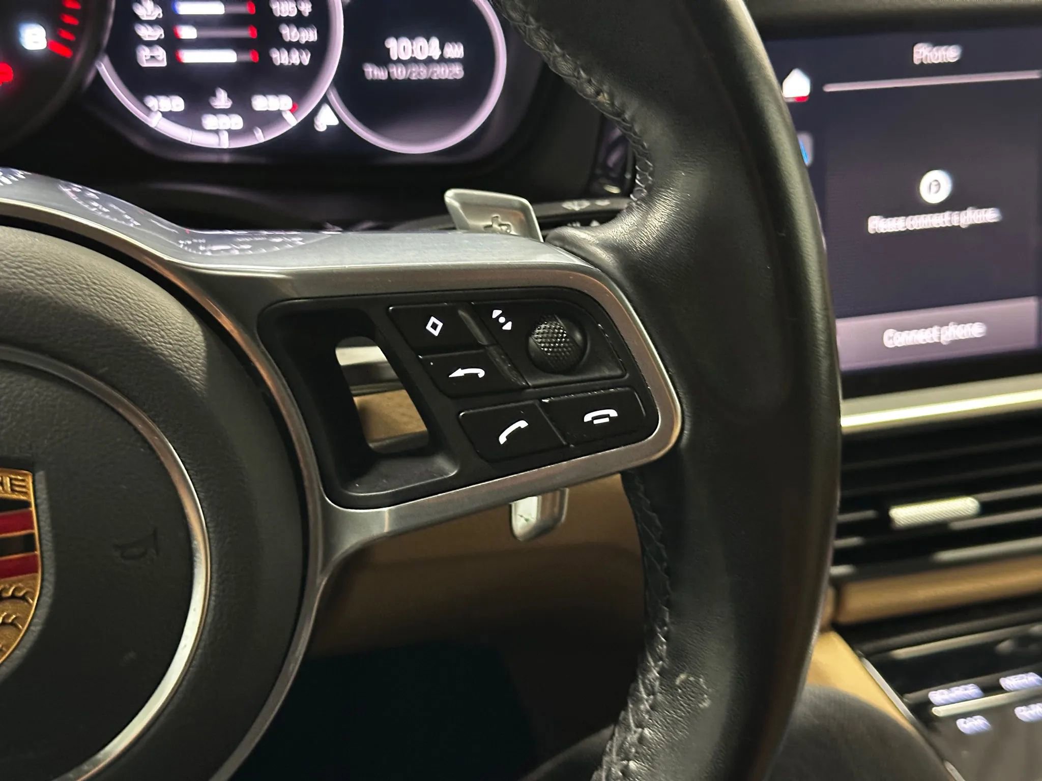 Used 2022 Porsche Cayenne Platinum Edition w/ Premium Package Plus image 34