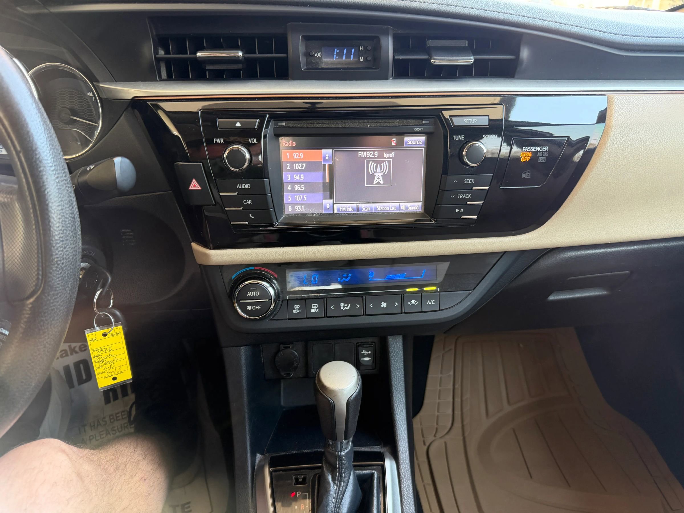 Used 2016 Toyota Corolla LE image 13