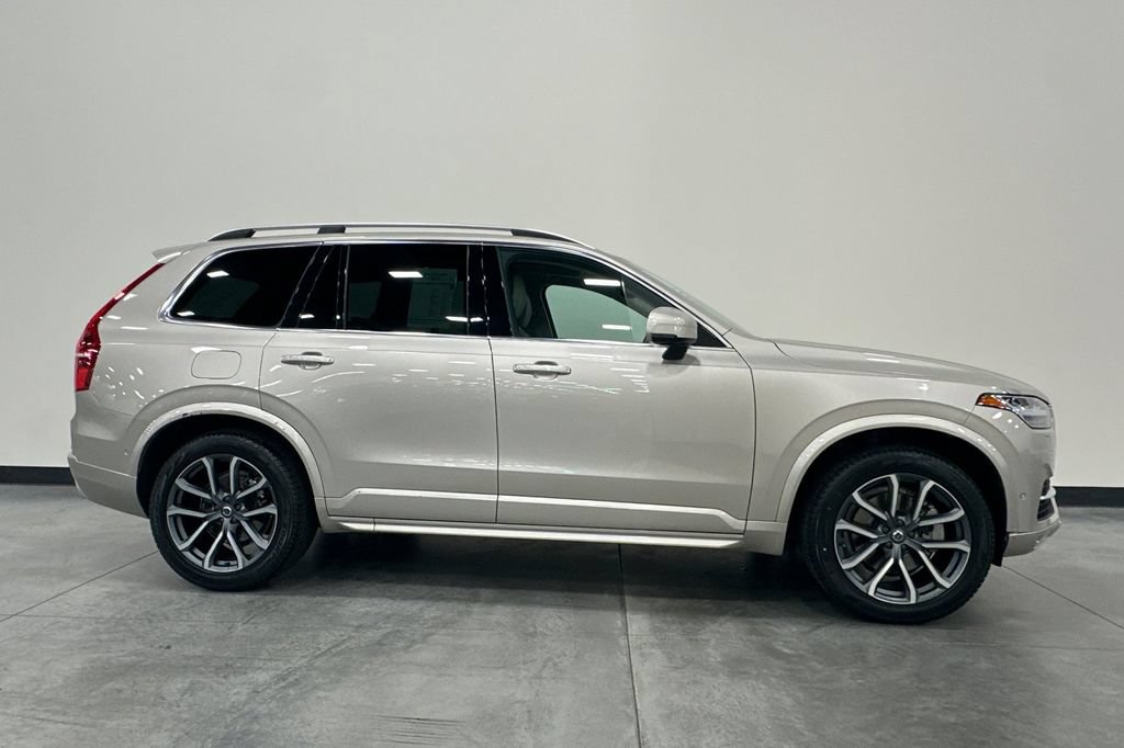 Used 2017 Volvo XC90 T6 Momentum w/ Vision Package AWD/4WD image 3