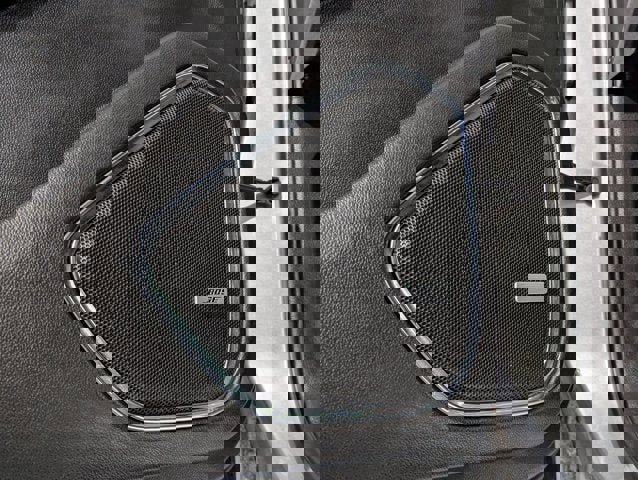 Used 2016 GMC Yukon XL Denali w/ Open Road Package image 18