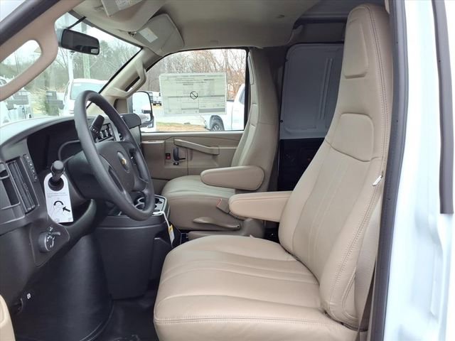 New 2025 Chevrolet Express 2500 RWD image 9