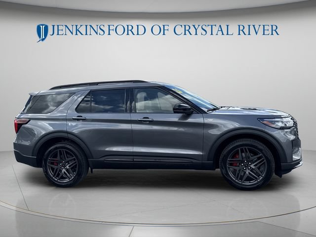 New 2026 Ford Explorer ST-Line w/ ST-Line Street Pack AWD/4WD image 2