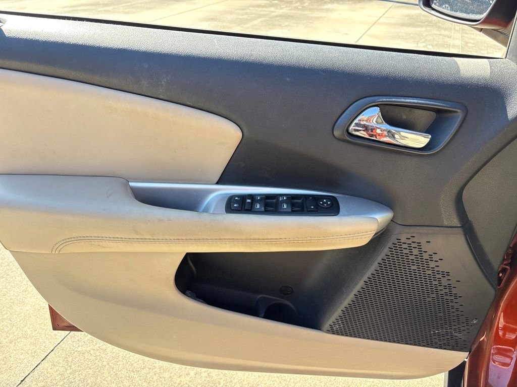 Used 2013 Dodge Journey SXT w/ Flexible Seating Group image 15