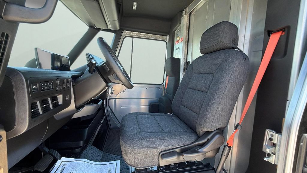 Used 2024 Chevrolet Brightdrop 400 w/ Commercial Equipment Package AWD/4WD image 17