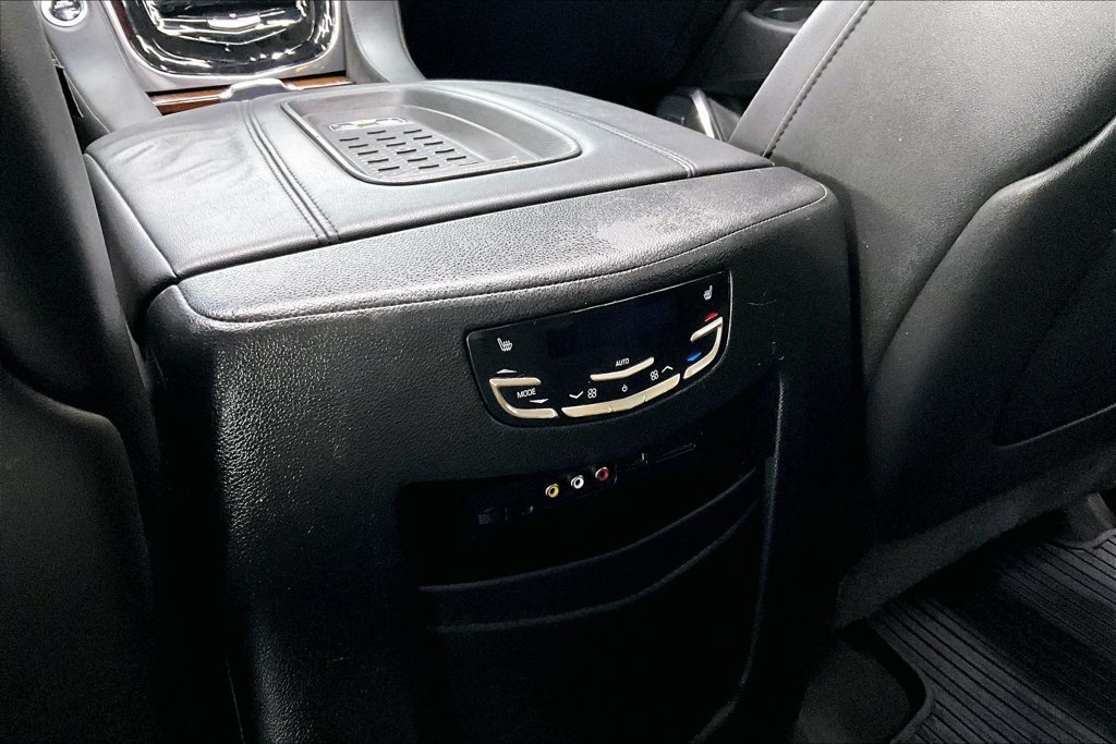 Used 2016 Cadillac Escalade Premium AWD/4WD image 10