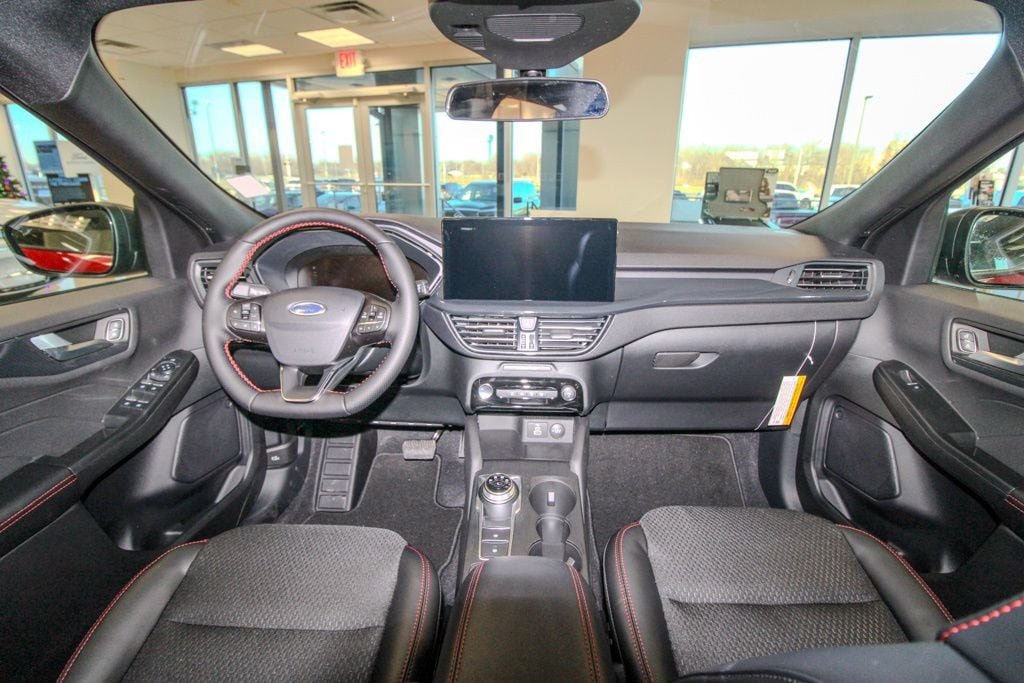 New 2026 Ford Escape ST-Line w/ Tech Pack #1 AWD/4WD image 16