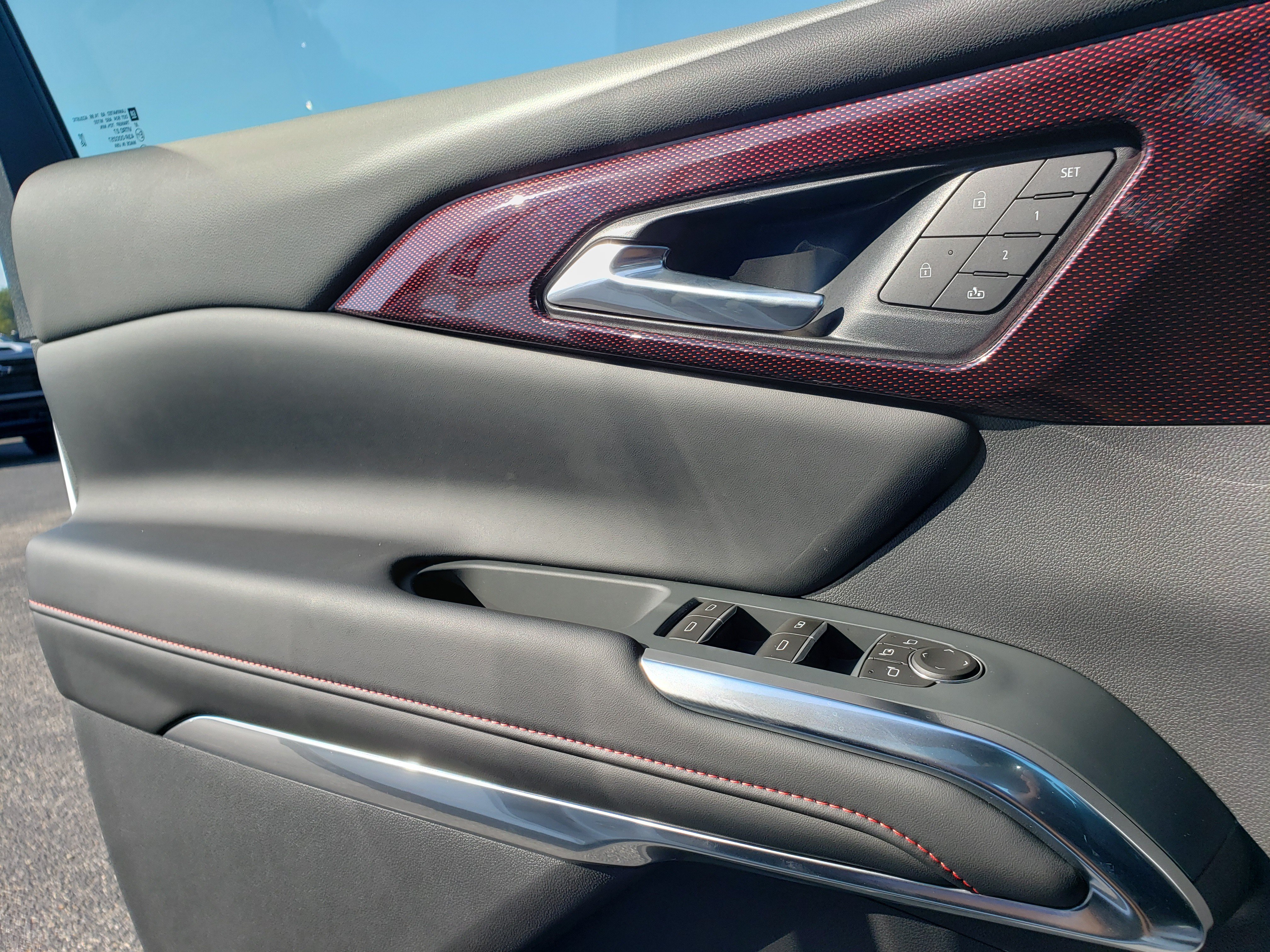 New 2027 Chevrolet Traverse RS w/ LPO, Floor Liner Package FWD image 14