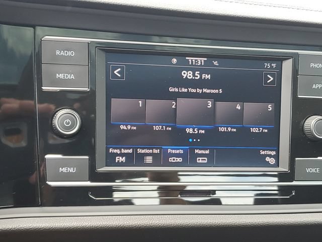 Certified 2024 Volkswagen Jetta SE w/ Panoramic Sunroof Package FWD image 26