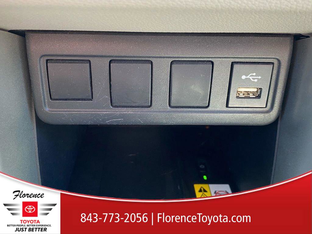 Used 2022 Toyota Corolla Cross LE image 24