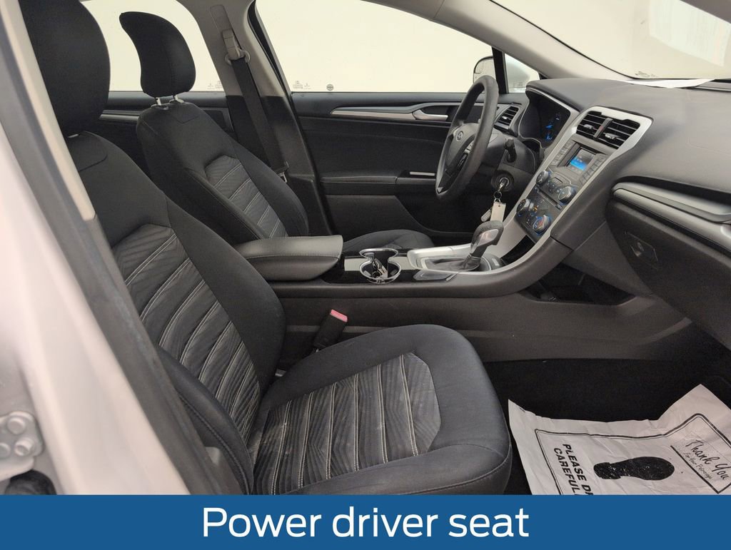 Used 2016 Ford Fusion SE FWD image 15