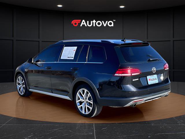 Used 2018 Volkswagen Golf Alltrack SEL image 2
