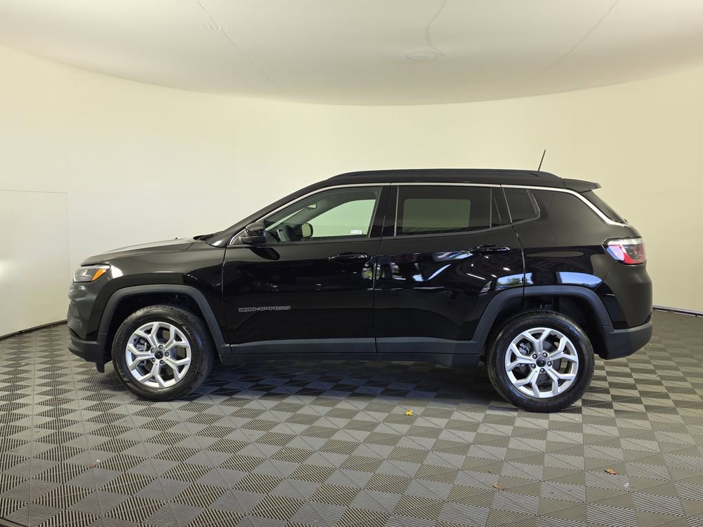 Used 2026 Jeep Compass Latitude AWD/4WD image 4