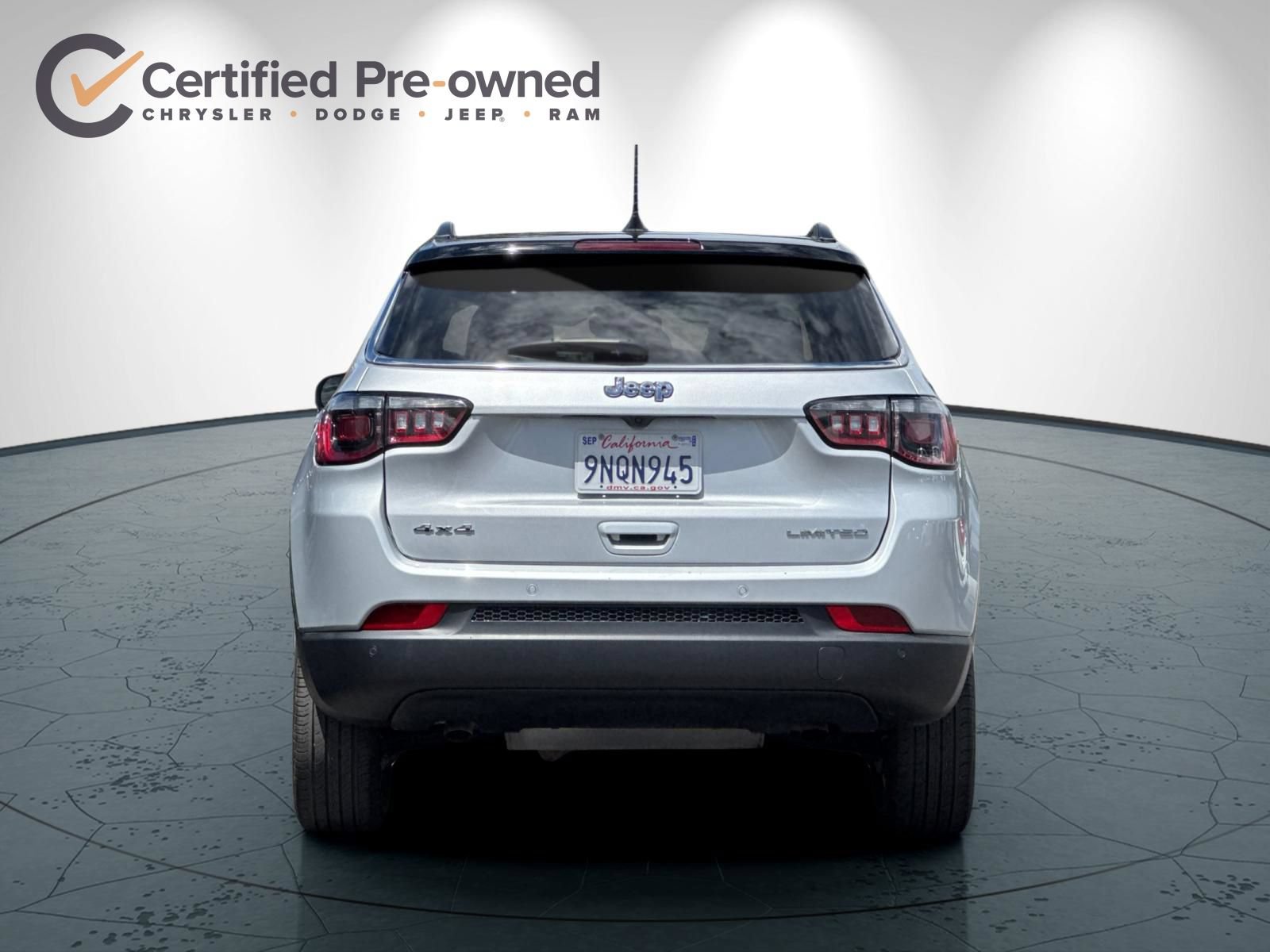 Certified 2025 Jeep Compass Limited AWD/4WD image 5