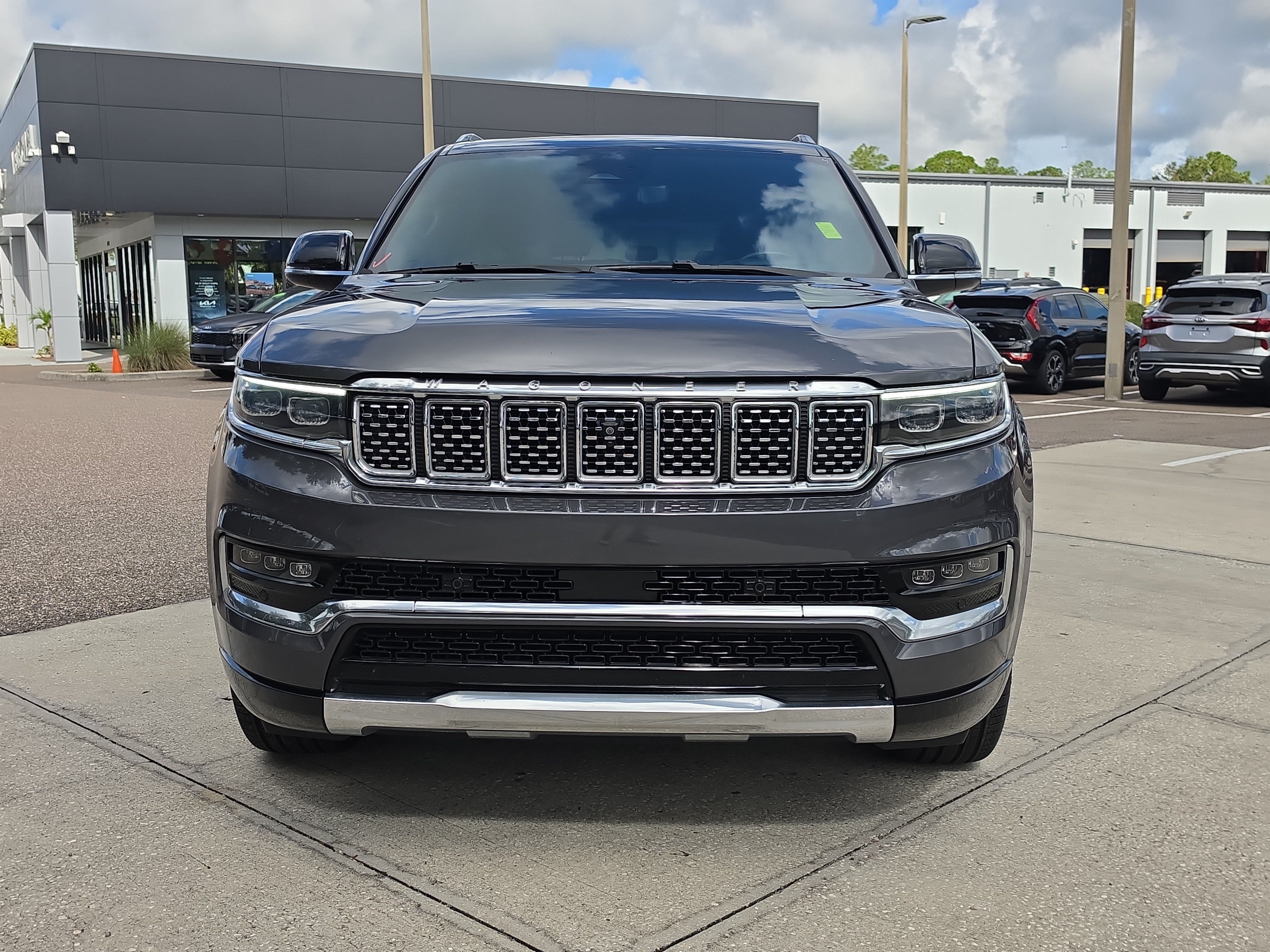 Used 2023 Jeep Grand Wagoneer Series II AWD/4WD image 3