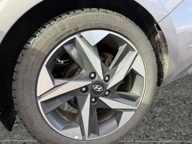 Used 2022 Hyundai Elantra Limited FWD image 13
