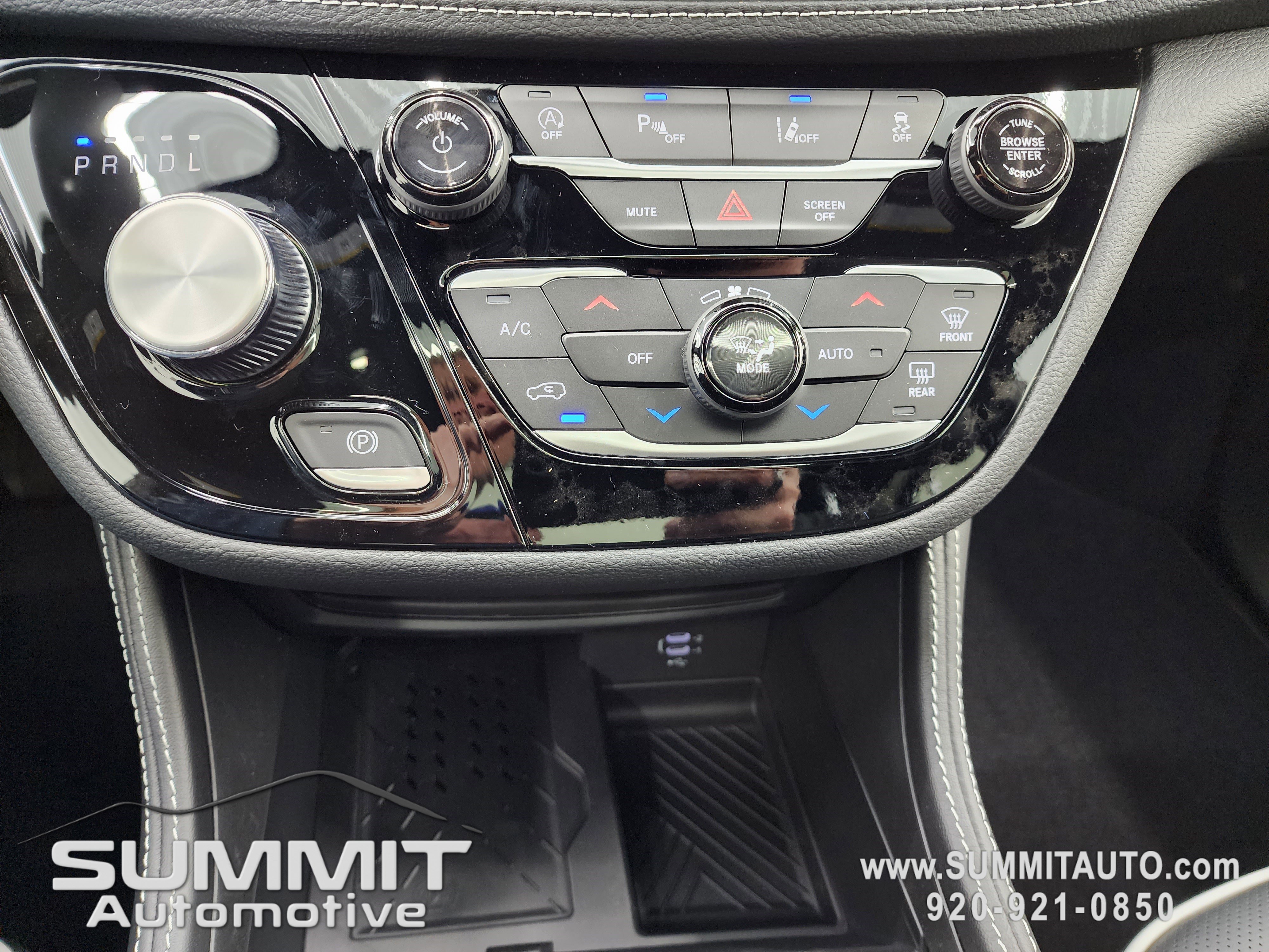 New 2026 Chrysler Pacifica Limited w/ S Appearance Package image 18