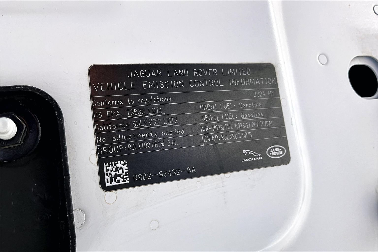 Certified 2024 Land Rover Defender 110 S AWD/4WD image 29