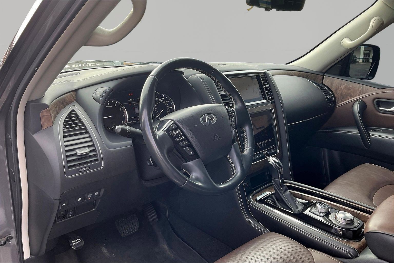 Used 2021 INFINITI QX80 Premium Select w/ All-Season Package AWD/4WD image 17