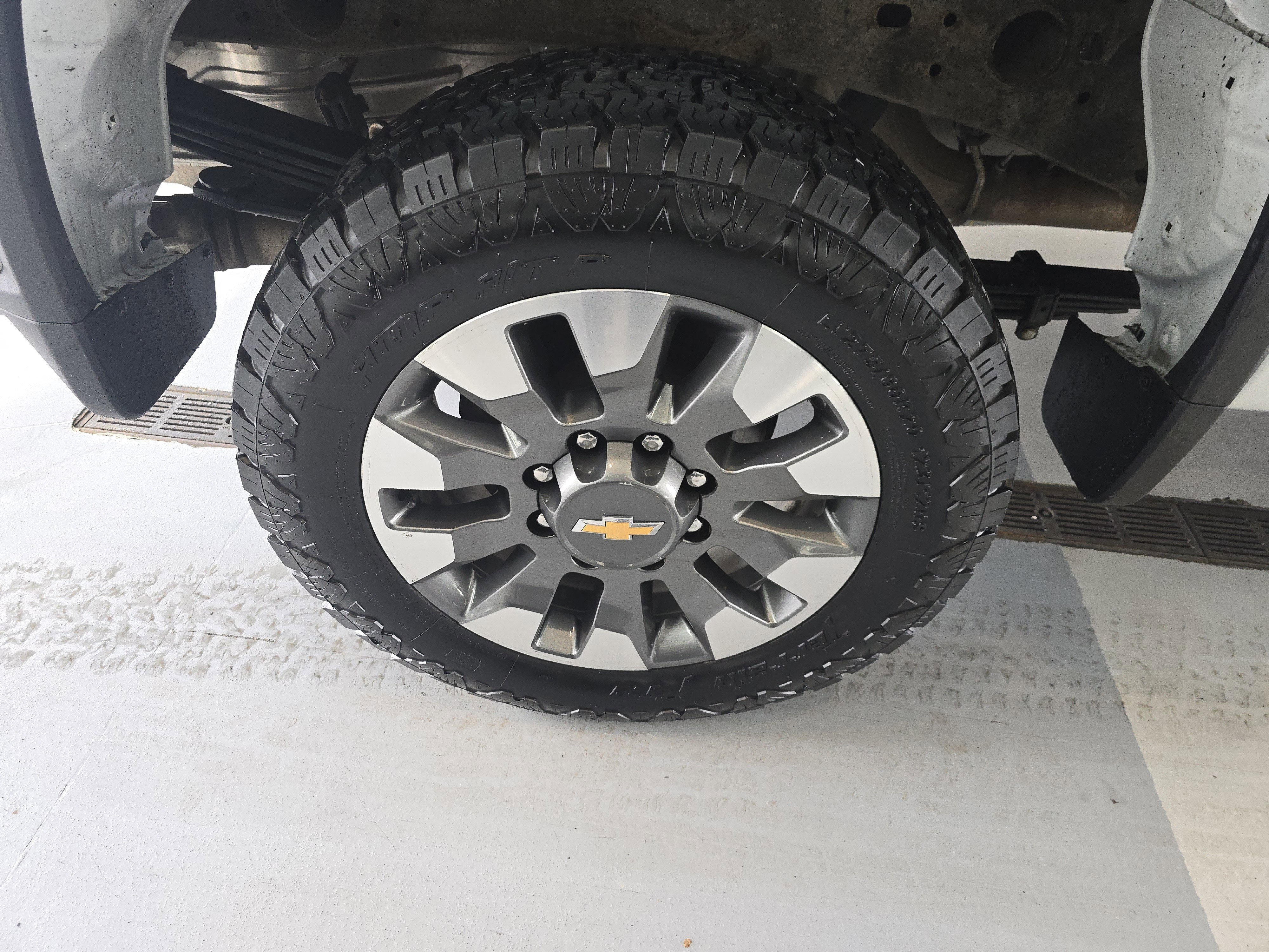 Used 2022 Chevrolet Silverado 2500 Custom w/ Custom Value Package image 5