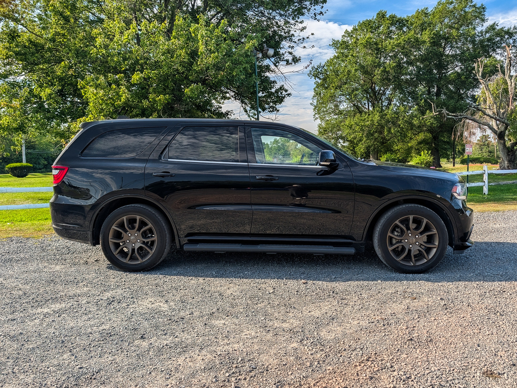 Used 2017 Dodge Durango R/T w/ Technology Group AWD/4WD image 4