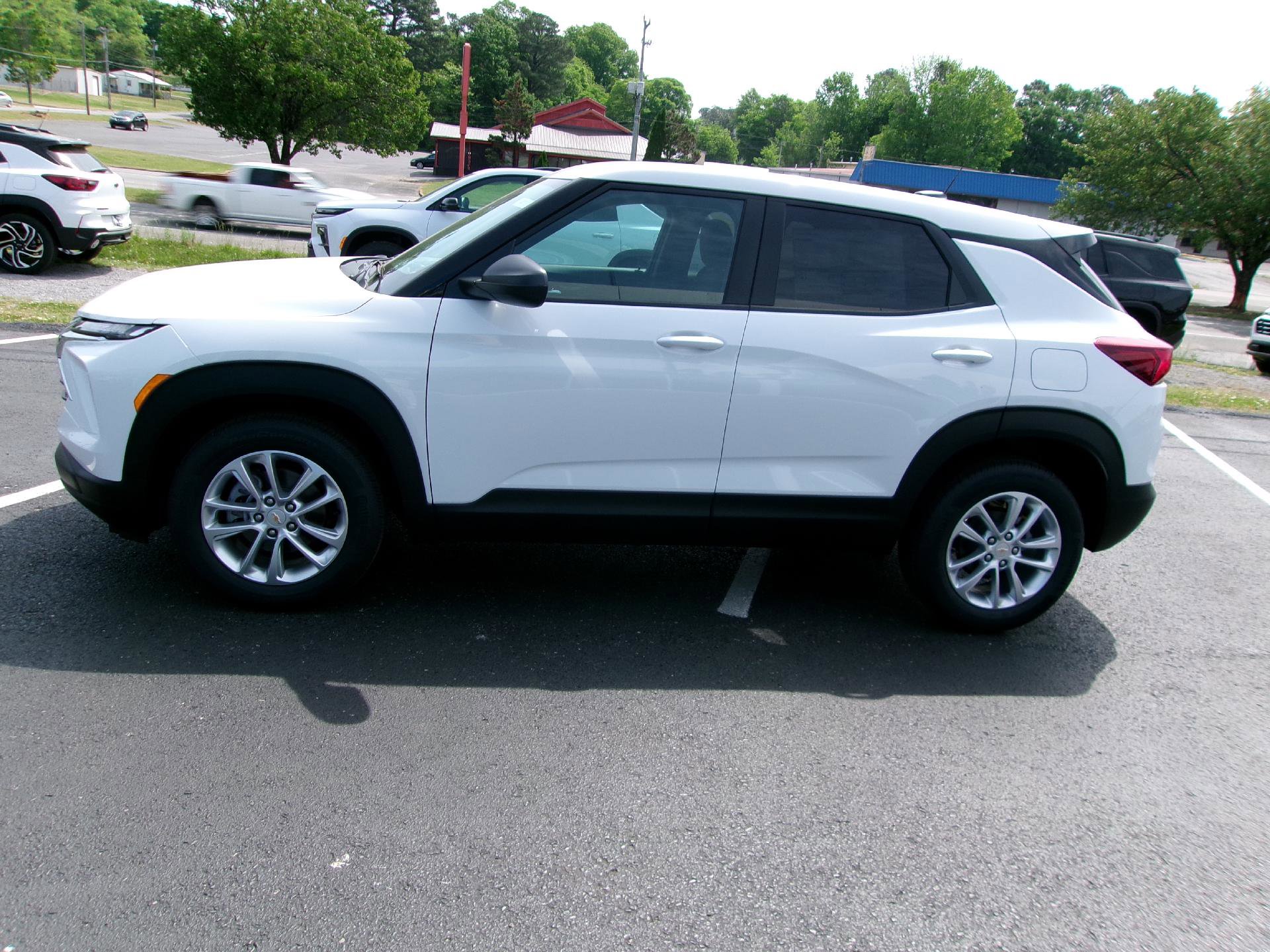 New 2026 Chevrolet TrailBlazer LS w/ LS Convenience Package FWD image 6