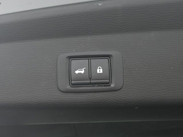Used 2025 Mitsubishi Outlander SE image 32