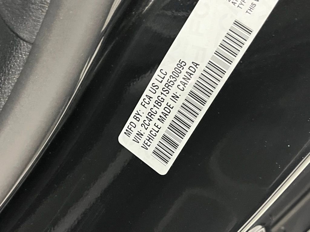 Used 2025 Chrysler Pacifica Select image 38