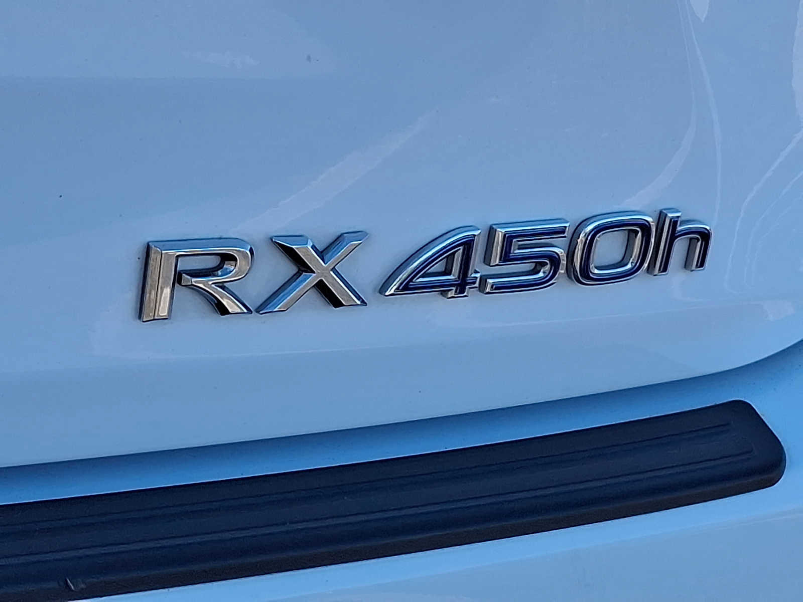 Used 2022 Lexus RX 450h F Sport w/ Accessory Package AWD/4WD image 28