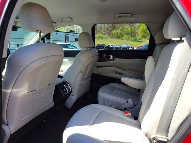 Certified 2022 Kia Sorento EX image 23