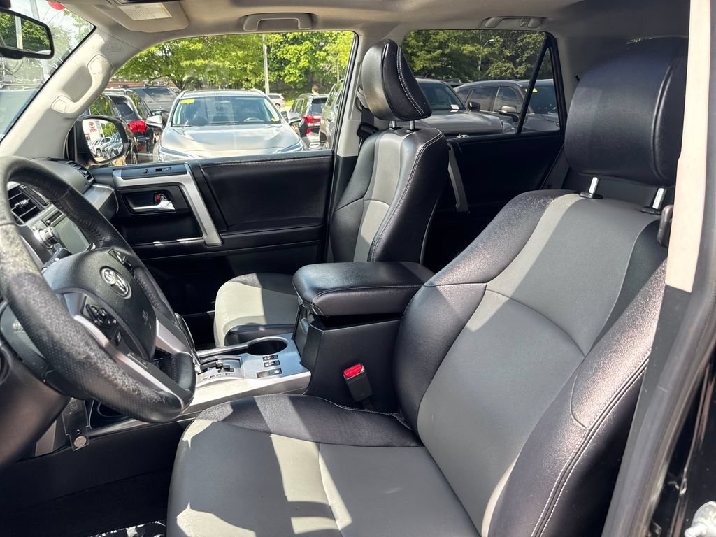 Used 2017 Toyota 4Runner SR5 Premium AWD/4WD image 16