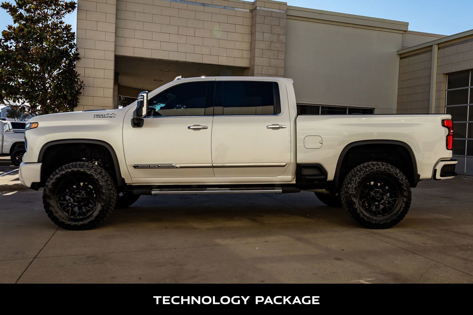 Used 2025 Chevrolet Silverado 2500 High Country w/ Technology Package image 6