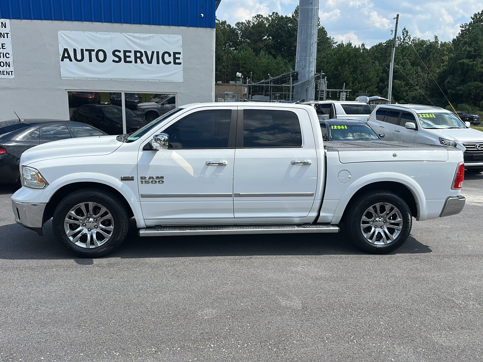 Used 2015 RAM 1500 Limited AWD/4WD image 2