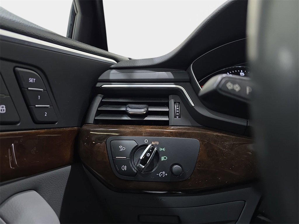 Used 2017 Audi A4 2.0T allroad Premium w/ Audi MMI Navigation Plus image 27