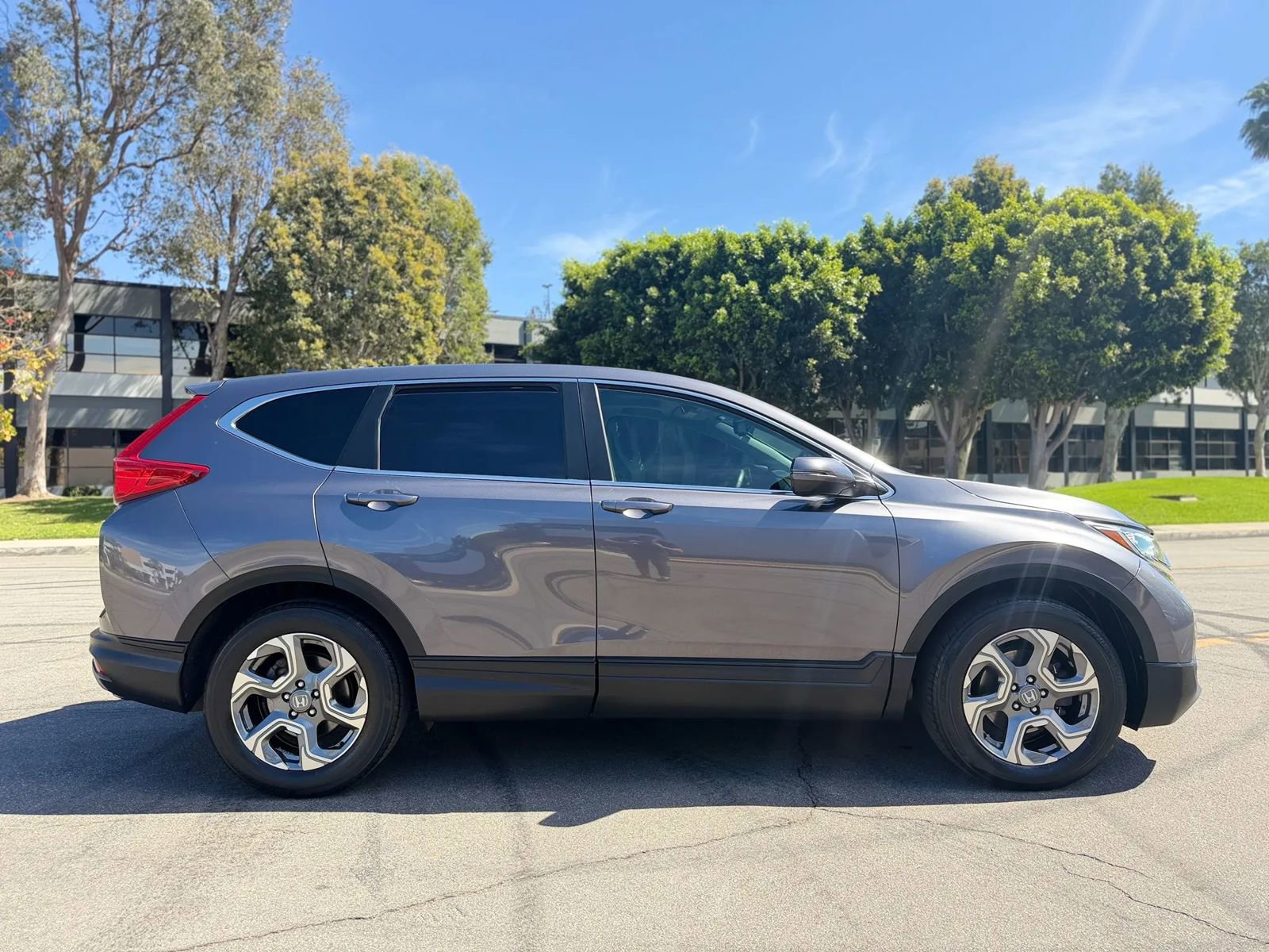 Used 2017 Honda CR-V EX-L image 9