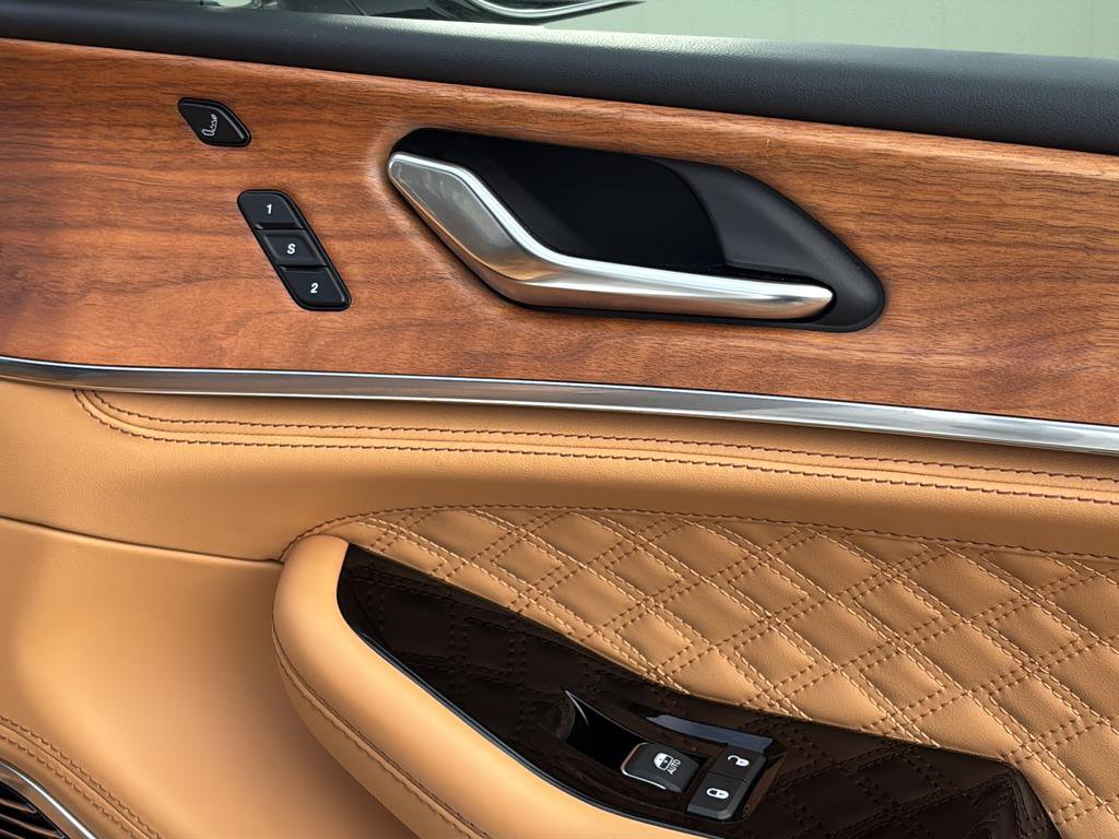 Used 2024 Jeep Grand Cherokee L Summit image 39